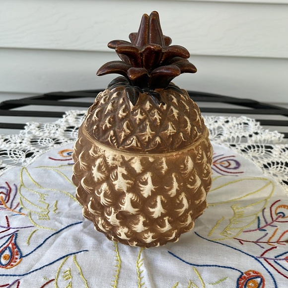 Mark Thomas Outrigger Cannery Row- Vintage Drink Mug - Picture 5 of 12